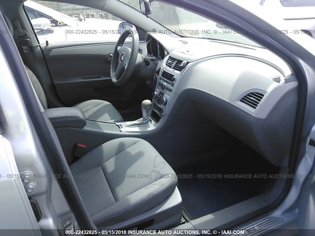1G1ZC5E06CF175027 - 2012 CHEVROLET MALIBU 1LT 银色 照片 5