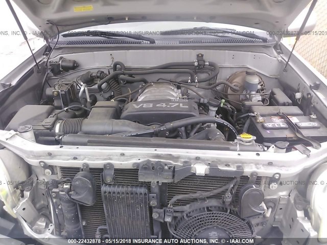 5TDZT34A04S211849 - 2004 TOYOTA SEQUOIA SR5 银色 照片 10