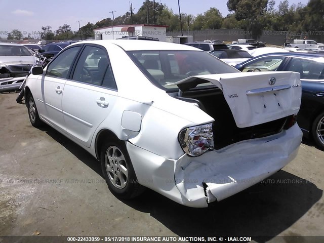 JTDBE32K930177497 - 2003 TOYOTA CAMRY LE/XLE Սպիտակ լուսանկար 3
