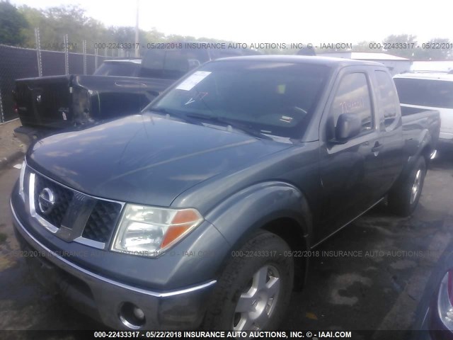 1N6AD06W07C431741 - 2007 NISSAN FRONTIER KING CAB LE/SE/OFF ROAD GRAY photo 2