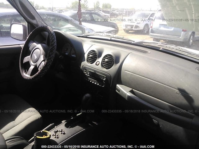 1J4GL48K05W614838 - 2005 JEEP LIBERTY SPORT SILVER photo 5