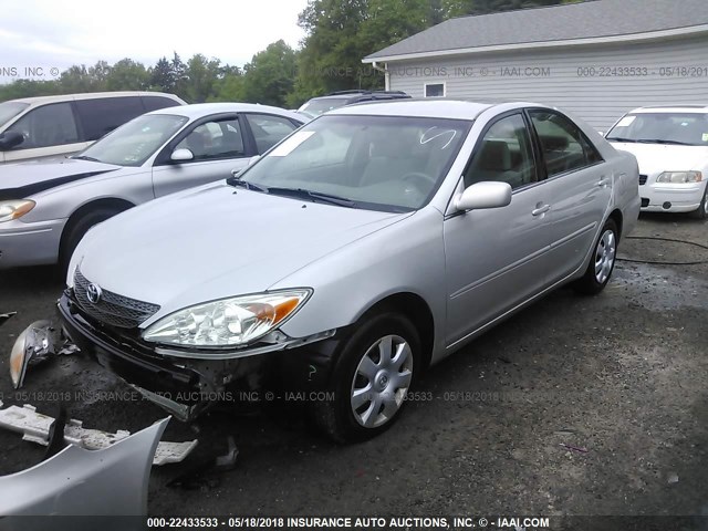 4T1BE32K72U626274 - 2002 TOYOTA CAMRY LE/XLE/SE ვერცხლისფერი ფოტო 2