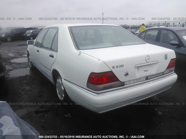 WDBGA33E0SA191662 - 1995 MERCEDES-BENZ S 320 WHITE photo 3