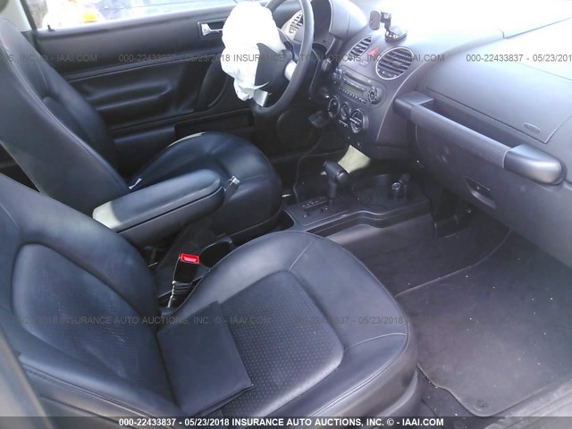 3VWPW3AG6AM013406 - 2010 VOLKSWAGEN NEW BEETLE 白色 照片 5