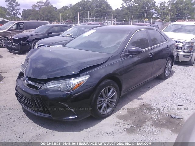 4T1BF1FK5FU096775 - 2015 TOYOTA CAMRY LE/XLE/SE/XSE შავი ფოტო 2