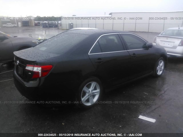 4T1BF1FK9CU073723 - 2012 TOYOTA CAMRY SE/LE/XLE BLACK photo 4