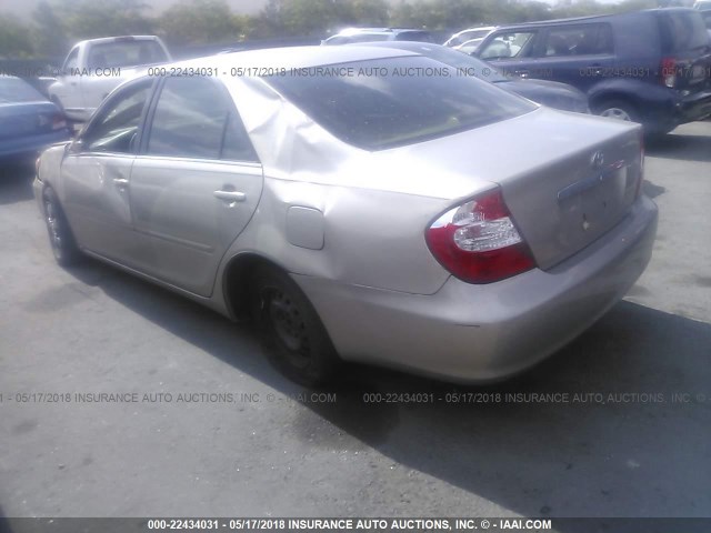 4T1BE32K34U934559 - 2004 TOYOTA CAMRY LE/XLE/SE ოქროსფერი ფოტო 3