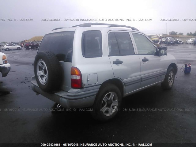 2CNBE13C036901169 - 2003 CHEVROLET TRACKER SILVER photo 4