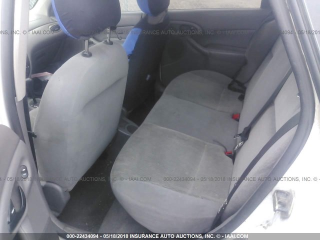 1FAFP36361W254034 - 2001 FORD FOCUS SE/SE COMFORT WHITE photo 8