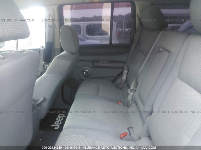 1J8HG48K66C134622 - 2006 JEEP COMMANDER GRAY photo 8