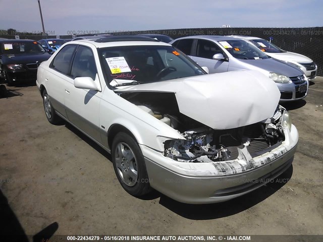 JT2BG22K410575646 - 2001 TOYOTA CAMRY CE/LE/XLE 白色 照片 1