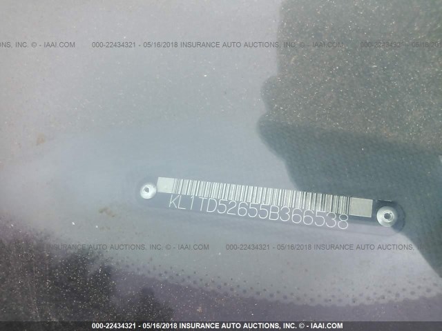 KL1TD52655B366538 - 2005 CHEVROLET AVEO LS WHITE photo 9