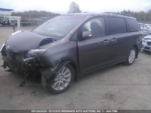 5TDDK3DC8FS098413 - 2015 TOYOTA SIENNA XLE/LIMITED GRAY photo 2