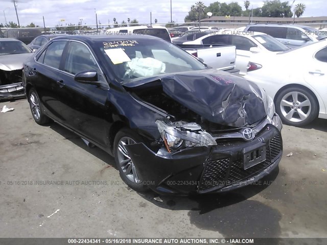 4T1BF1FKXFU059298 - 2015 TOYOTA CAMRY LE/XLE/SE/XSE BLACK photo 1