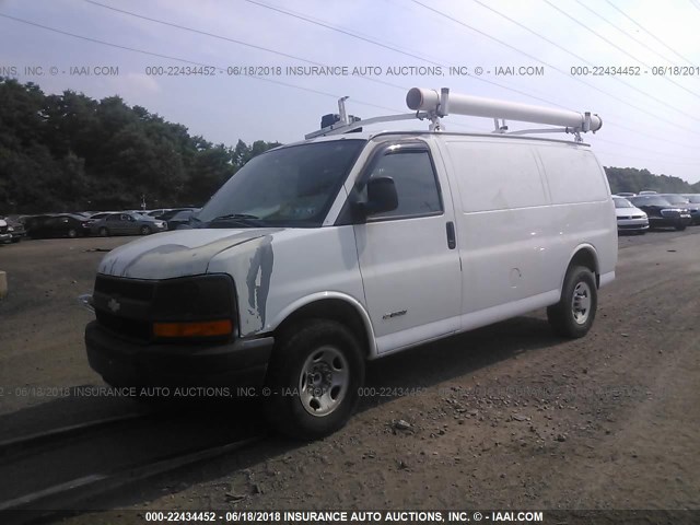 1GCGG25V951234911 - 2005 CHEVROLET EXPRESS G2500  WHITE photo 2