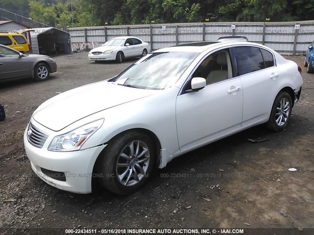 JNKCV61F19M365506 - 2009 INFINITI G37 WHITE photo 2