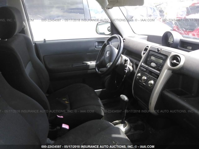 JTLKT324850209113 - 2005 TOYOTA SCION XB SILVER photo 5