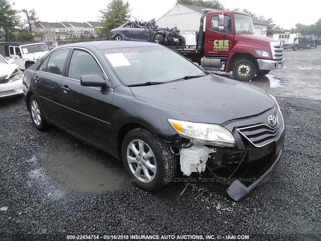 4T1BF3EKXBU154628 - 2011 TOYOTA CAMRY SE/LE/XLE GRAY photo 1