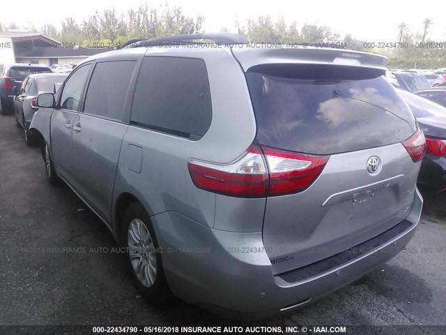 5TDYK3DC3FS561639 - 2015 TOYOTA SIENNA XLE/LIMITED SILVER photo 3