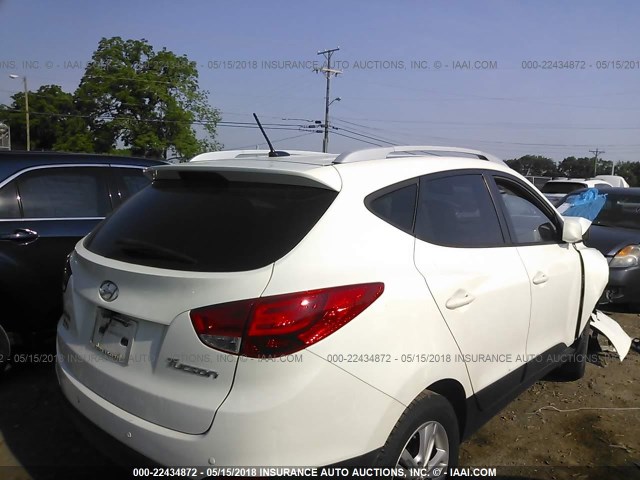 KM8JU3AC5BU256810 - 2011 HYUNDAI TUCSON GLS/LIMITED WHITE photo 4