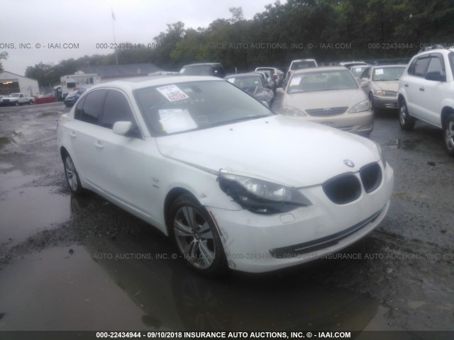 WBANV13599C152582 - 2009 BMW 528 XI WHITE photo 1