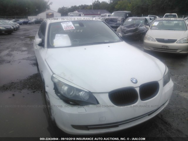 WBANV13599C152582 - 2009 BMW 528 XI WHITE photo 6