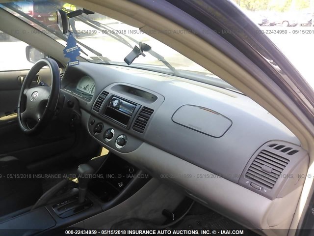 4T1BE32K62U040651 - 2002 TOYOTA CAMRY LE/XLE/SE შავი ფოტო 5