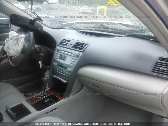 4T1BK46K38U569346 - 2008 TOYOTA CAMRY LE/XLE/SE ოქროსფერი ფოტო 5