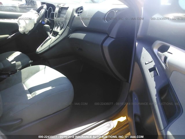 2T1KU40E99C089280 - 2009 TOYOTA COROLLA MATRIX  ORANGE photo 5