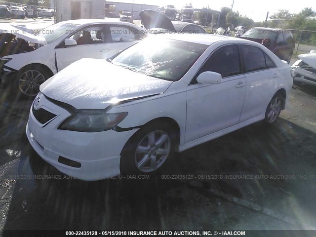 4T1BE46KX7U702951 - 2007 TOYOTA CAMRY NEW GENERAT CE/LE/XLE/SE WHITE photo 2