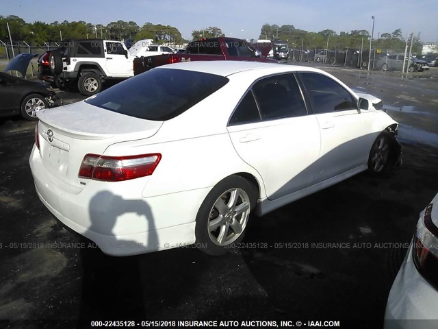 4T1BE46KX7U702951 - 2007 TOYOTA CAMRY NEW GENERAT CE/LE/XLE/SE WHITE photo 4