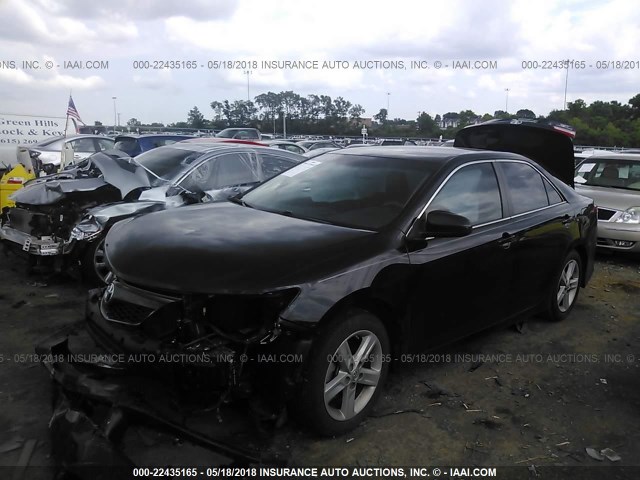 4T1BF1FK9EU832518 - 2014 TOYOTA CAMRY L/SE/LE/XLE 黑色 照片 2