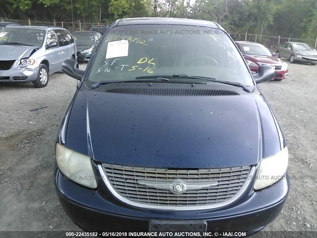 2C4GP34342R557096 - 2002 CHRYSLER TOWN & COUNTRY EL BLUE photo 6