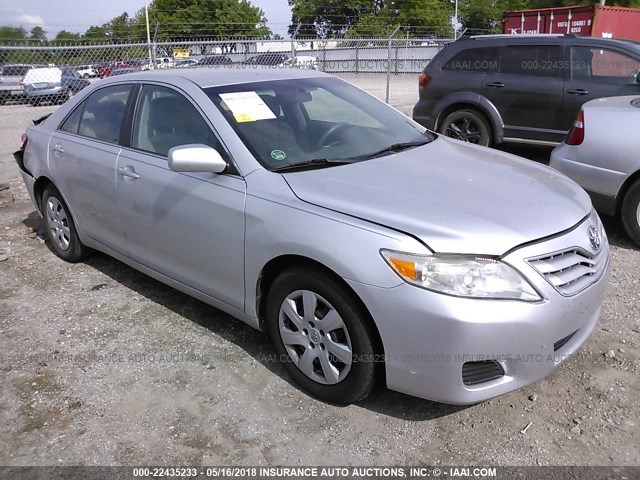 4T4BF3EK1AR045317 - 2010 TOYOTA CAMRY SE/LE/XLE SILVER photo 1