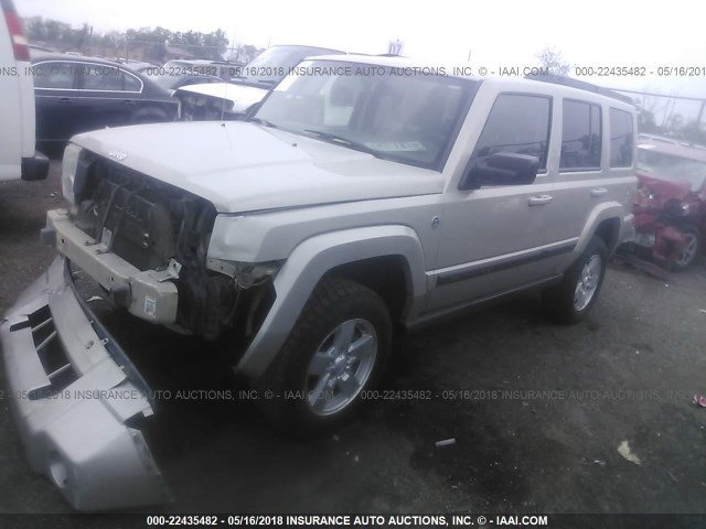 1J8HG48P67C528358 - 2007 JEEP COMMANDER GOLD photo 2