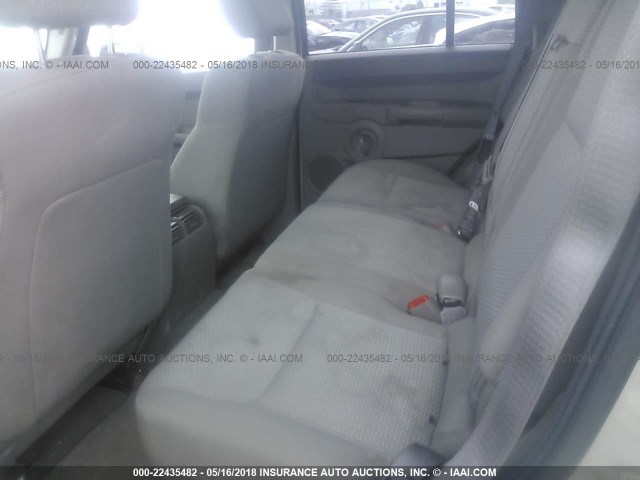 1J8HG48P67C528358 - 2007 JEEP COMMANDER GOLD photo 8