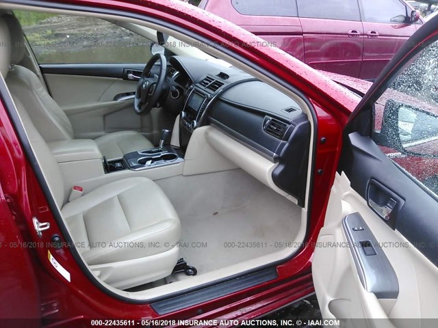 4T1BD1FK1DU096257 - 2013 TOYOTA CAMRY HYBRID/LE/XLE 红色 照片 5