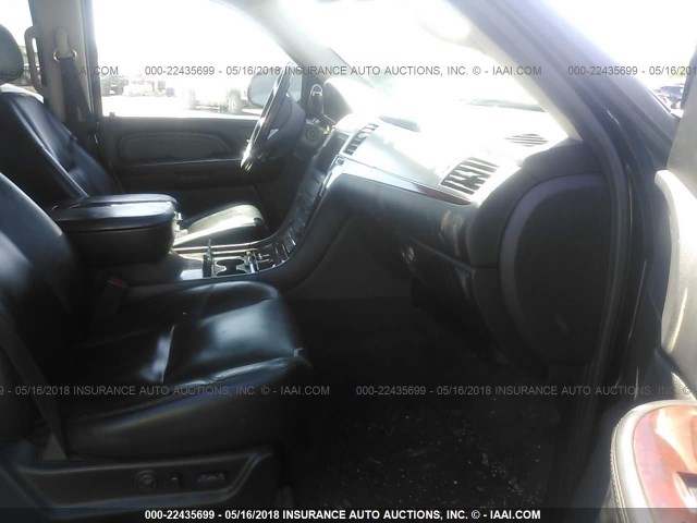 1GYFK63888R227933 - 2008 CADILLAC ESCALADE LUXURY Qara foto 5