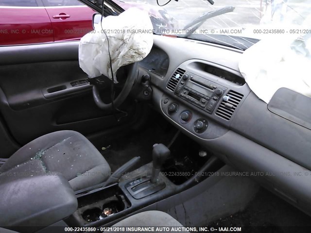 4T1BE32K33U683282 - 2003 TOYOTA CAMRY LE/XLE/SE ნაცრისფერი ფოტო 5