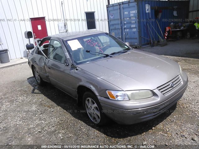 JT2BF22K8X0210088 - 1999 TOYOTA CAMRY LE/XLE GOLD photo 1