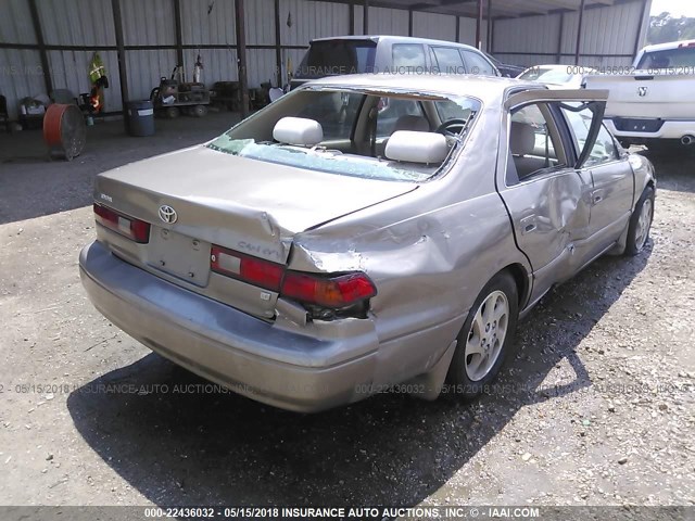 JT2BF22K8X0210088 - 1999 TOYOTA CAMRY LE/XLE GOLD photo 4