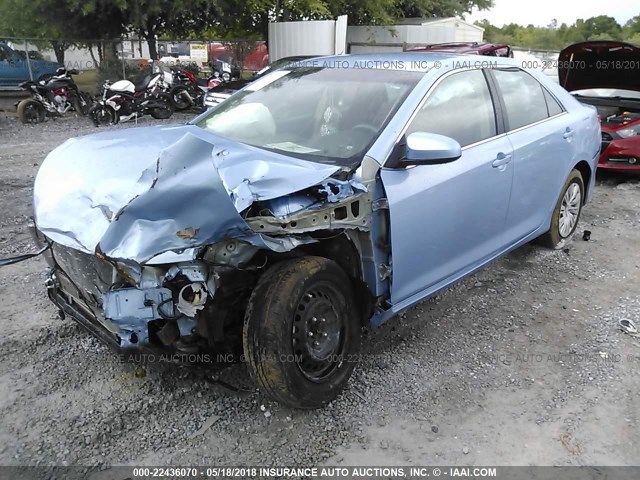 4T1BF1FK3DU692819 - 2013 TOYOTA CAMRY L/SE/LE/XLE 蓝色 照片 2