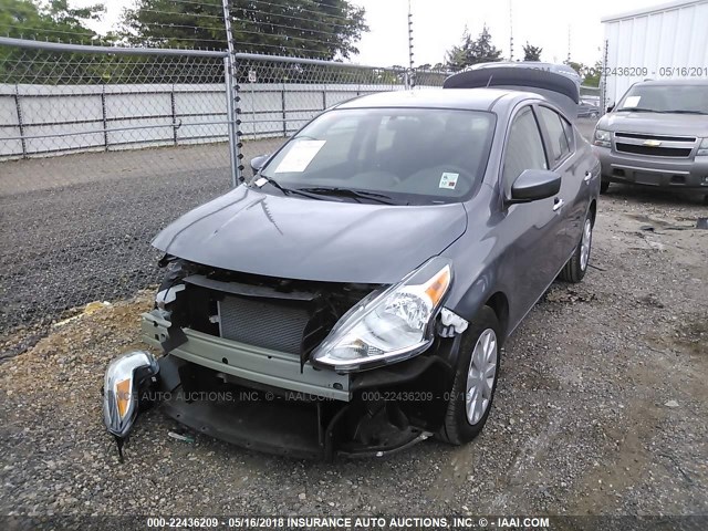 3N1CN7AP5JL814459 - 2018 NISSAN VERSA S/S PLUS/SV/SL GRAY photo 2