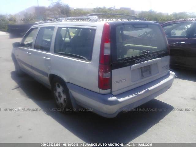 YV1LZ56DXY2656498 - 2000 VOLVO V70 XC/SE SILVER photo 3