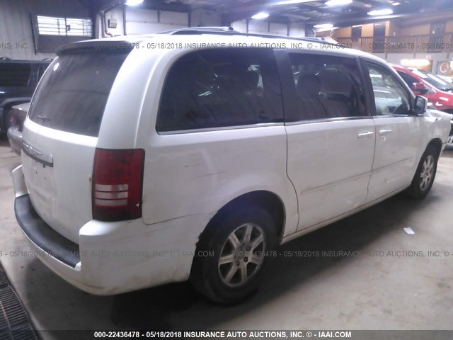 2A8HR54P78R777167 - 2008 CHRYSLER TOWN & COUNTRY TOURING WHITE photo 4