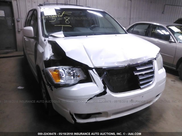 2A8HR54P78R777167 - 2008 CHRYSLER TOWN & COUNTRY TOURING WHITE photo 6