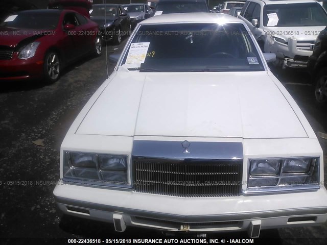 1C3BT56G0FC166189 - 1985 CHRYSLER NEW YORKER 白色 照片 6