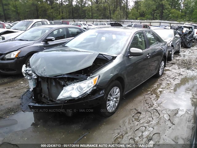 4T1BF1FK0EU834805 - 2014 TOYOTA CAMRY L/SE/LE/XLE 绿色 照片 2