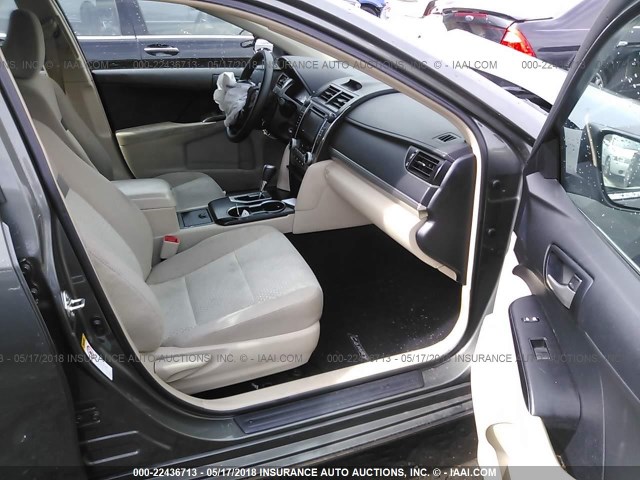 4T1BF1FK0EU834805 - 2014 TOYOTA CAMRY L/SE/LE/XLE 绿色 照片 5