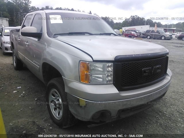 3GTEK13M77G505480 - 2007 GMC NEW SIERRA K1500 SILVER photo 1